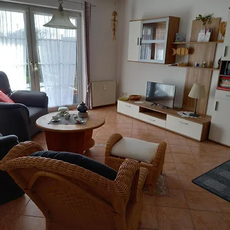 Gemuetliche Ferienwohnung In Dornumersiel Mit Terrasse, Garten Und Grill